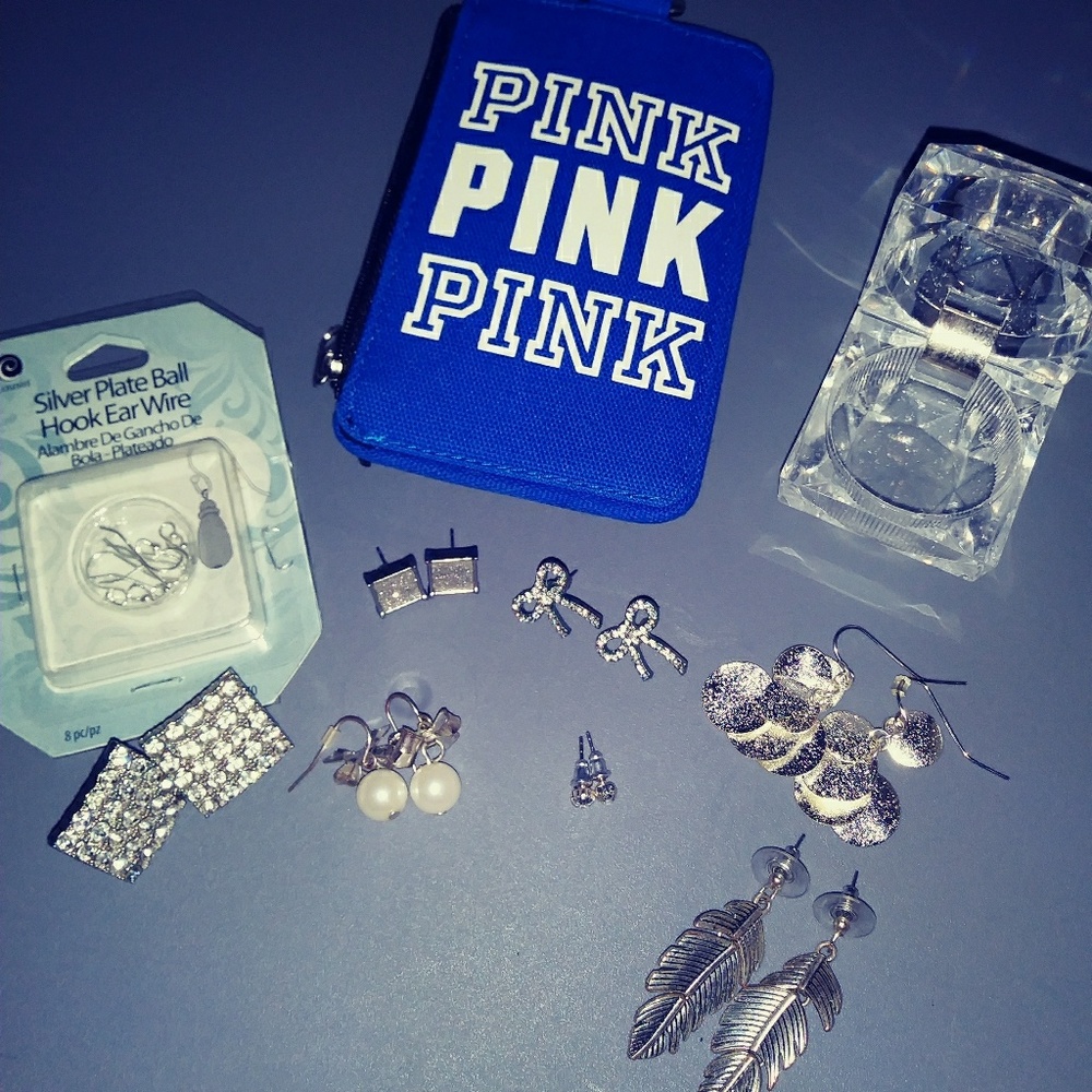 FULL SET. Perfect condition. Like NEW